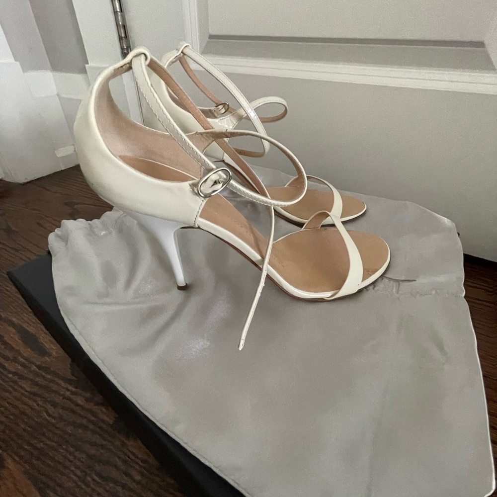 Authentic beautiful and dainty shoes.. off white colour